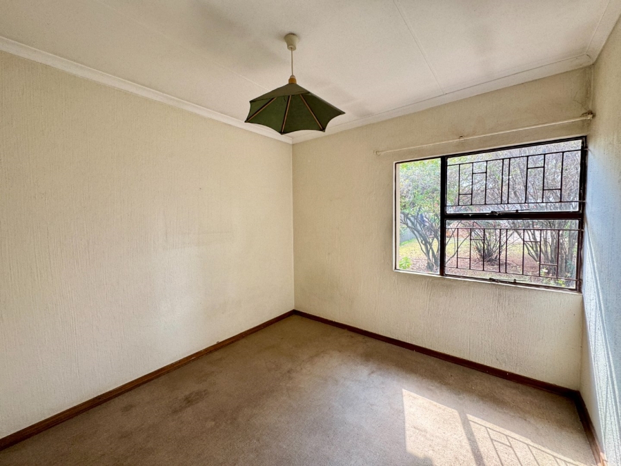 3 Bedroom Property for Sale in Die Hoewes Gauteng