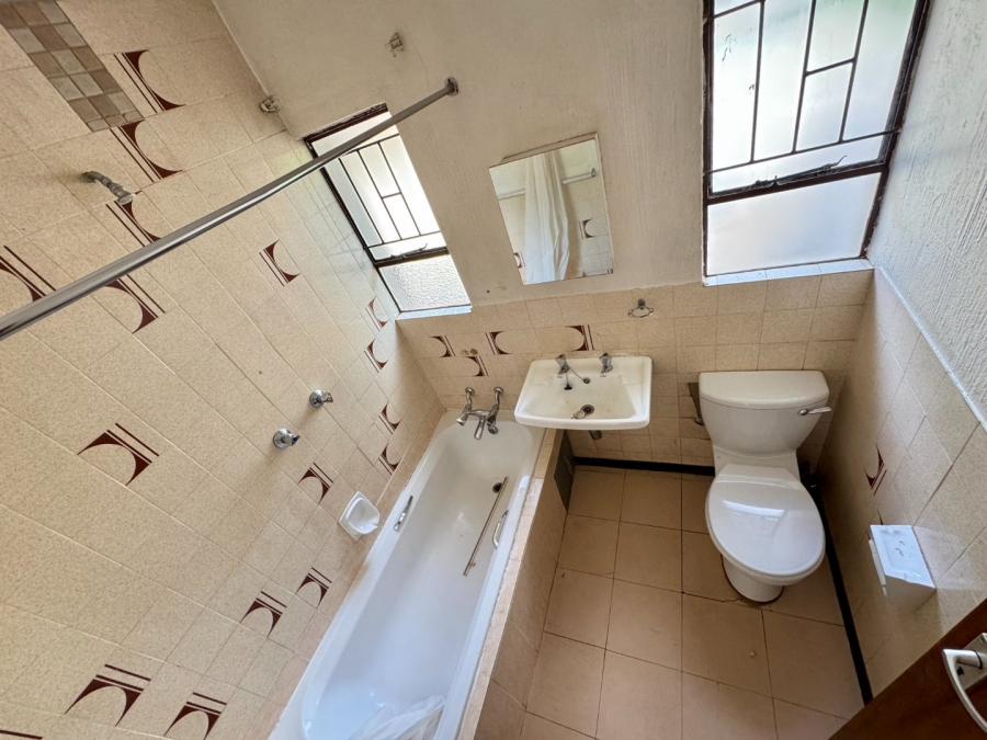 3 Bedroom Property for Sale in Die Hoewes Gauteng
