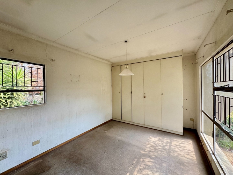 3 Bedroom Property for Sale in Die Hoewes Gauteng