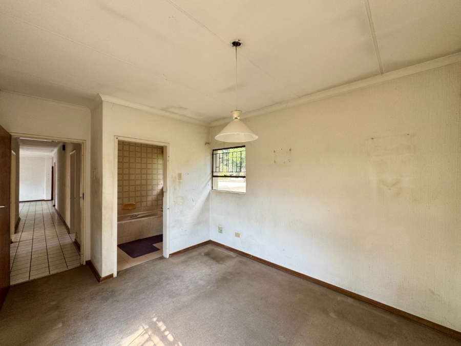 3 Bedroom Property for Sale in Die Hoewes Gauteng