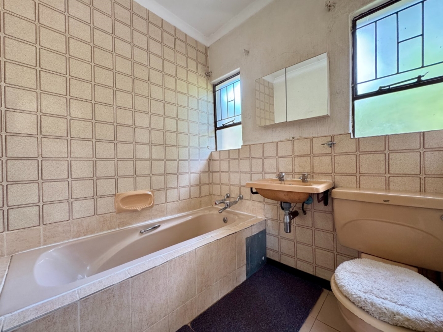 3 Bedroom Property for Sale in Die Hoewes Gauteng