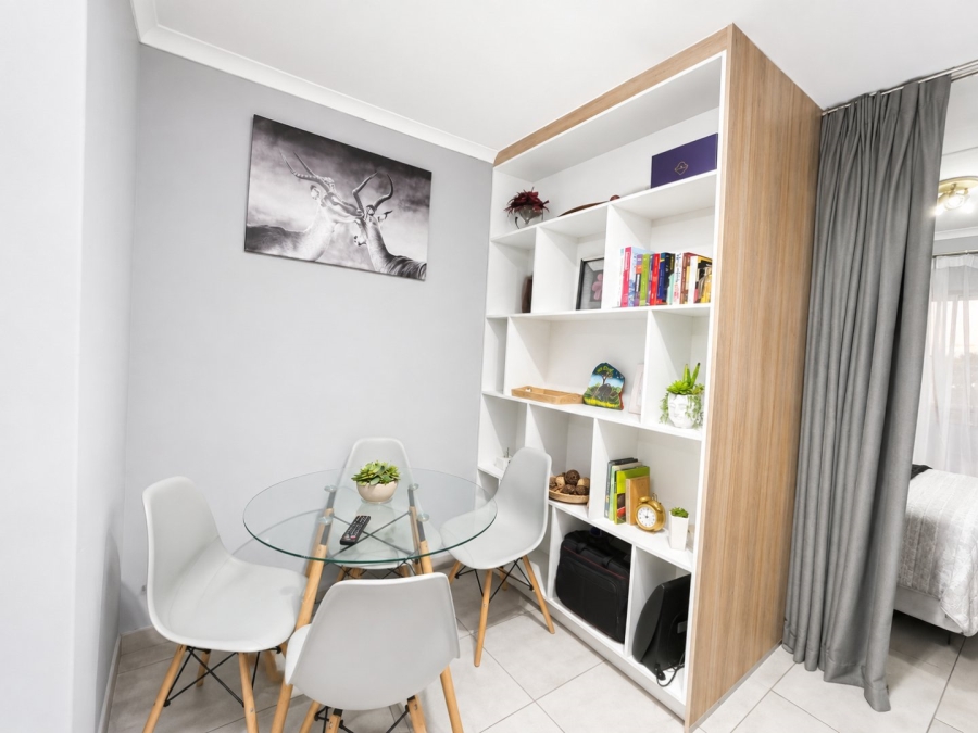 1 Bedroom Property for Sale in Noordwyk Gauteng