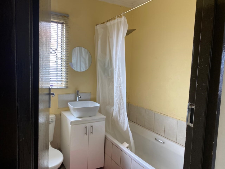 3 Bedroom Property for Sale in Windmill Park Gauteng