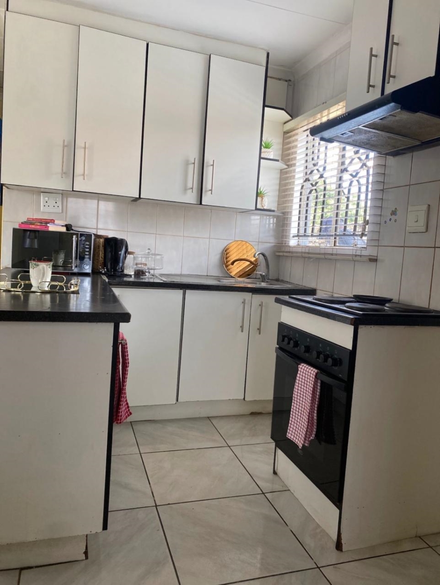 3 Bedroom Property for Sale in Windmill Park Gauteng