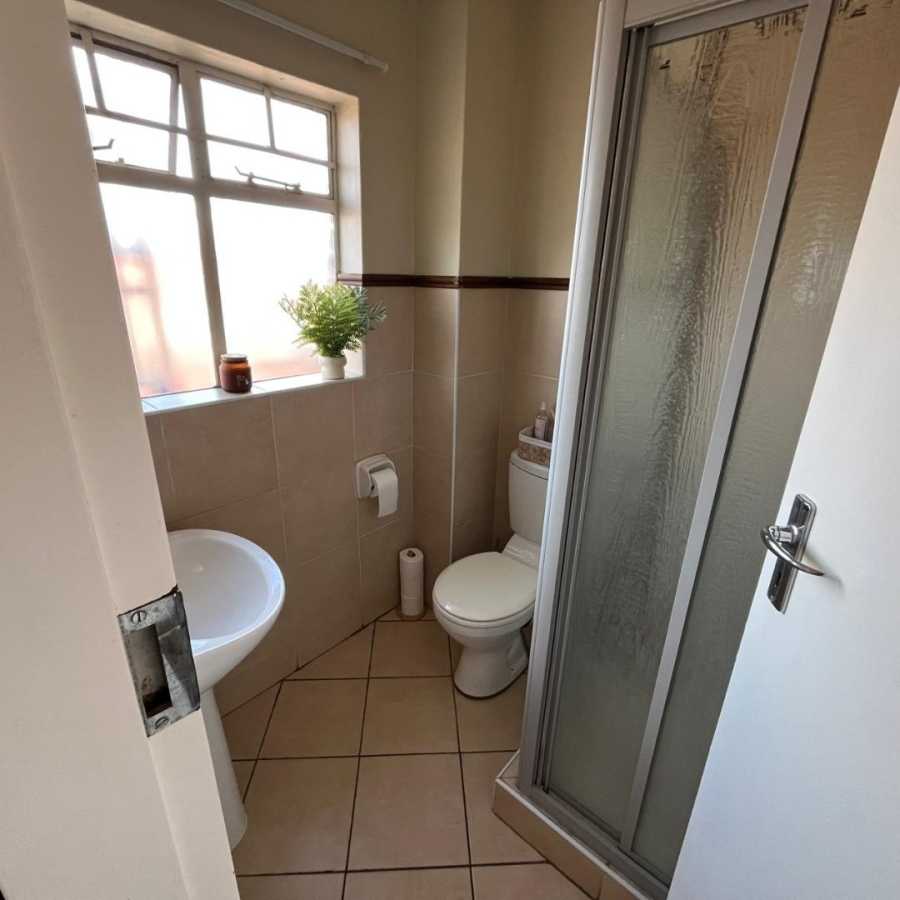 To Let 1 Bedroom Property for Rent in Karenpark Gauteng