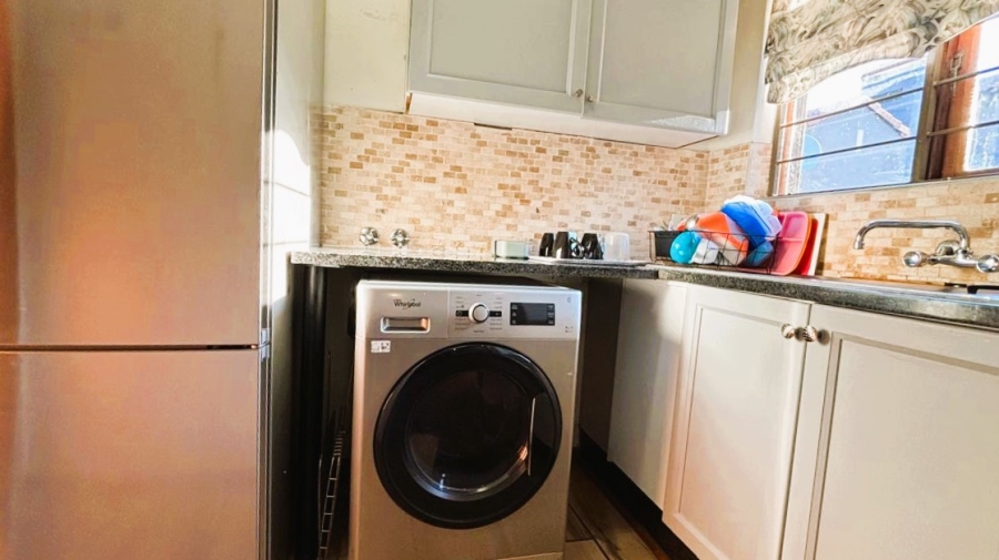 3 Bedroom Property for Sale in Eco Park Gauteng