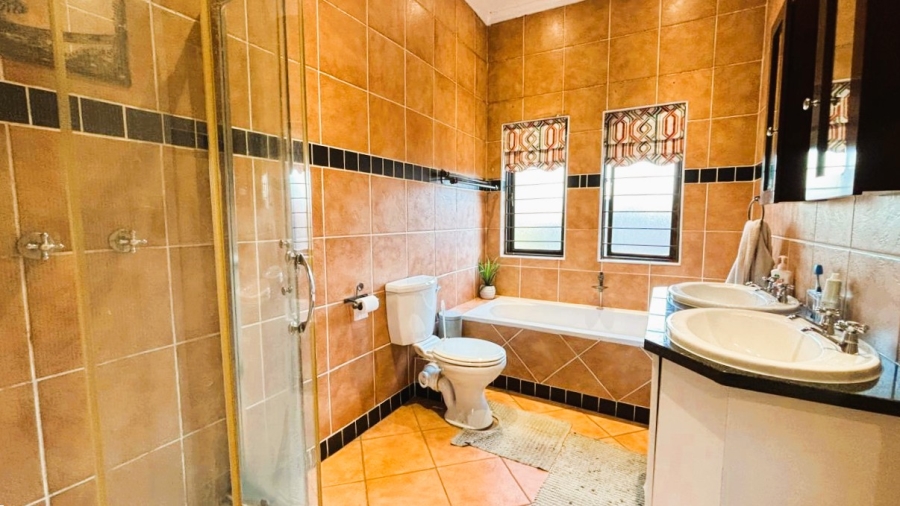 3 Bedroom Property for Sale in Eco Park Gauteng