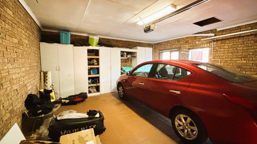 3 Bedroom Property for Sale in Eco Park Gauteng