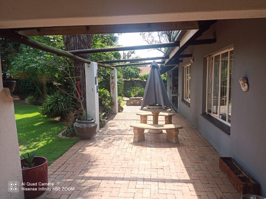 3 Bedroom Property for Sale in Selcourt Gauteng