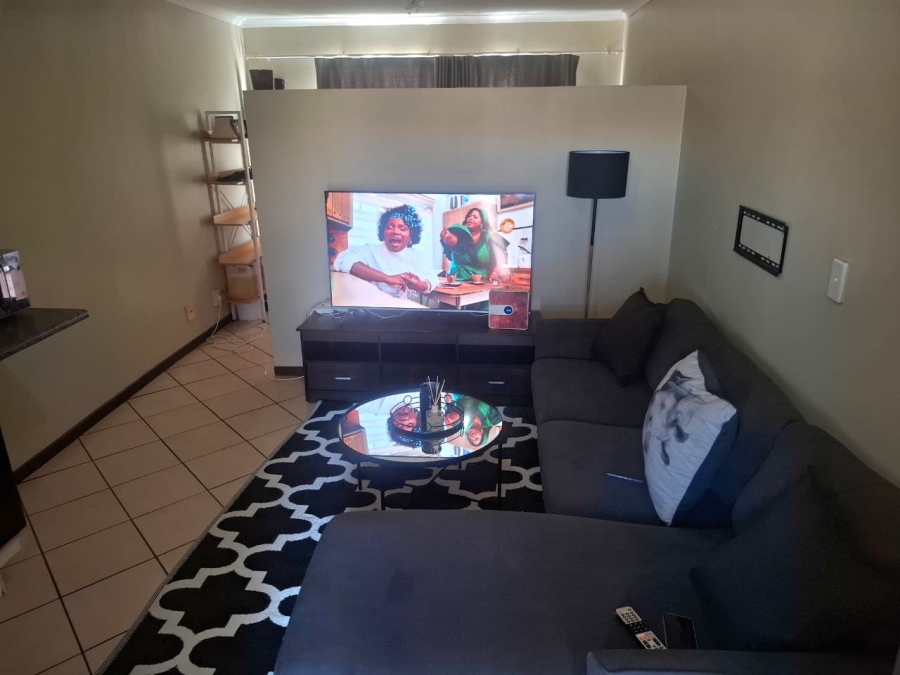 To Let 1 Bedroom Property for Rent in Karenpark Gauteng