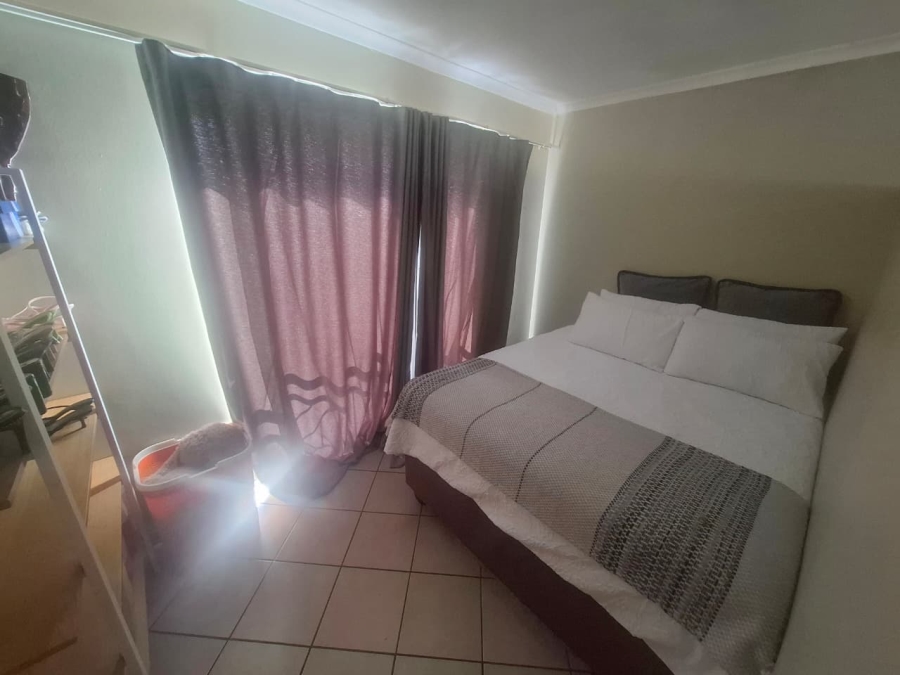To Let 1 Bedroom Property for Rent in Karenpark Gauteng