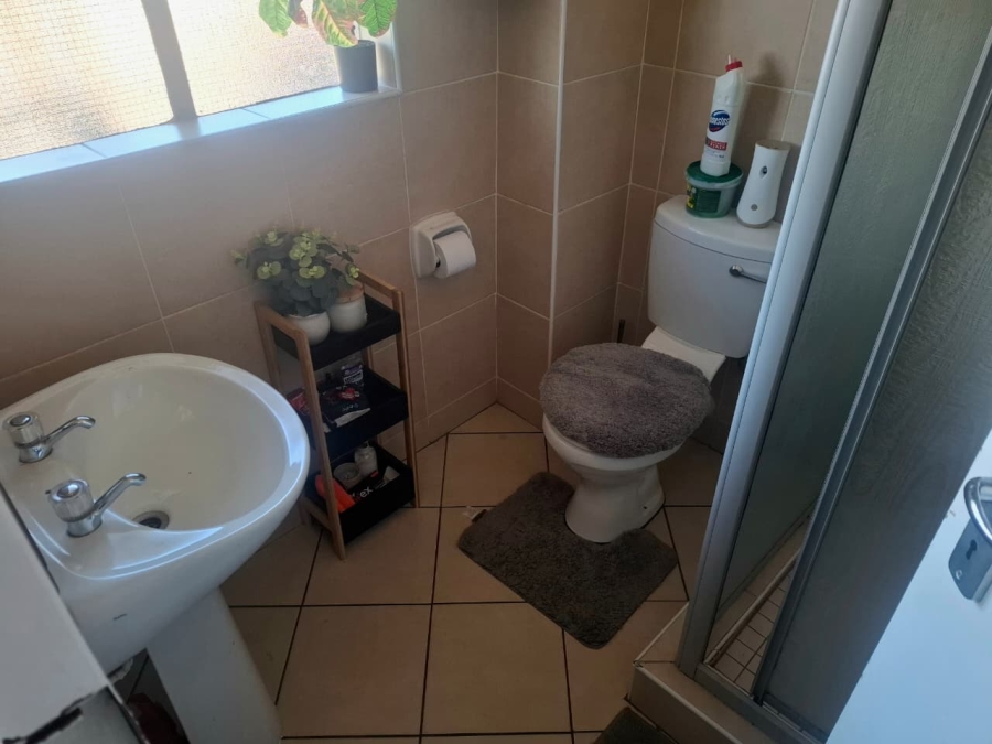 To Let 1 Bedroom Property for Rent in Karenpark Gauteng