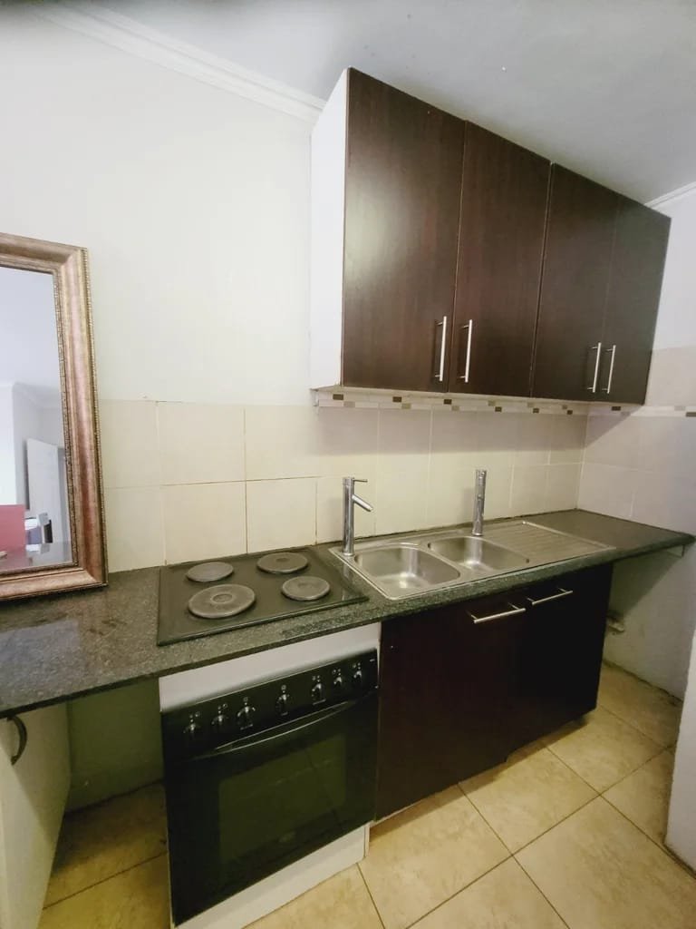 To Let 2 Bedroom Property for Rent in Vorna Valley Gauteng