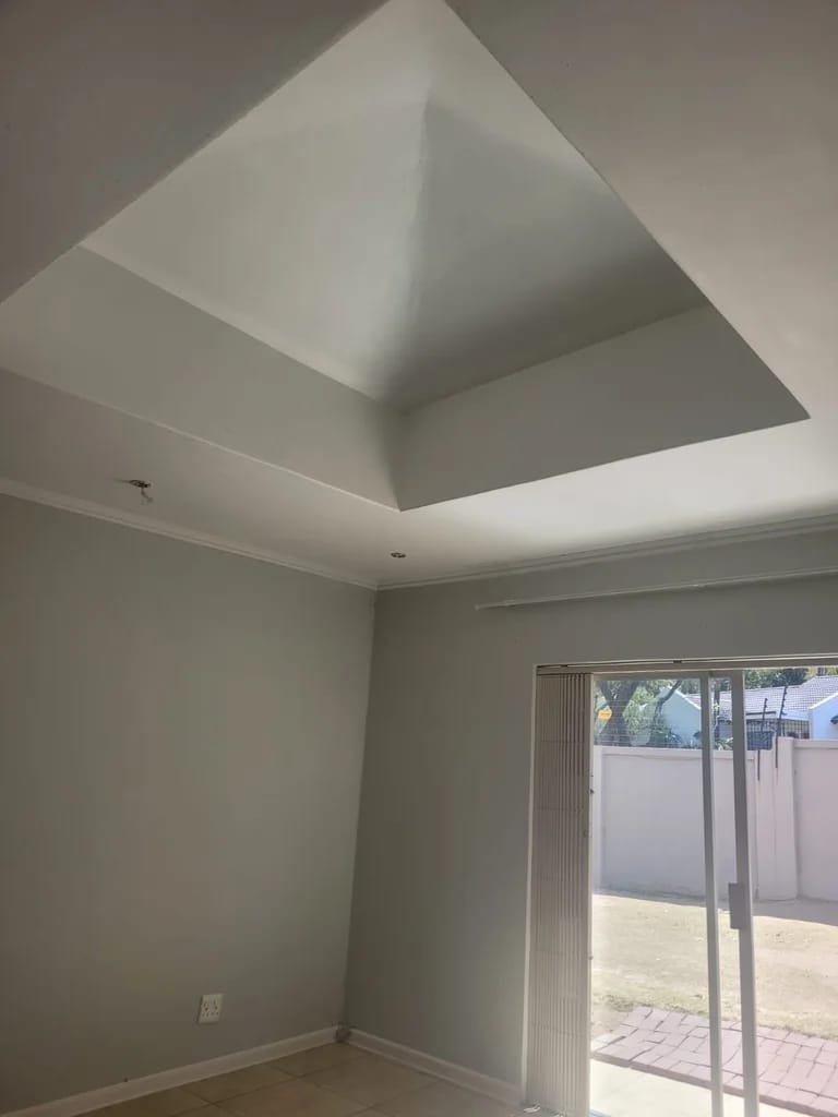 To Let 2 Bedroom Property for Rent in Vorna Valley Gauteng