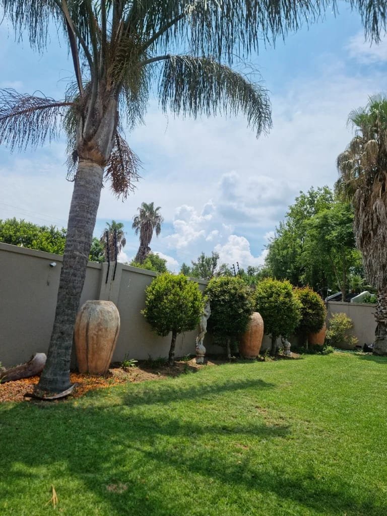 To Let 2 Bedroom Property for Rent in Vorna Valley Gauteng