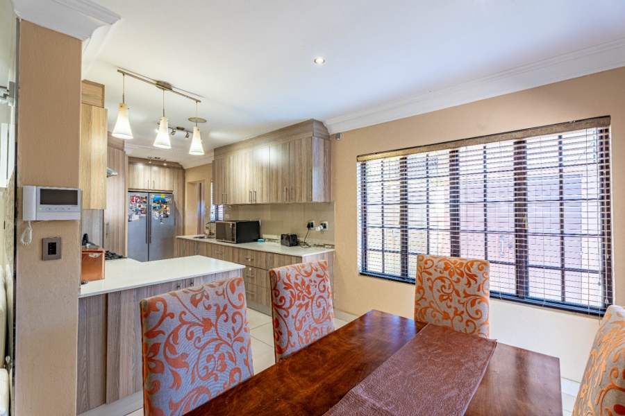 4 Bedroom Property for Sale in Lonehill Gauteng