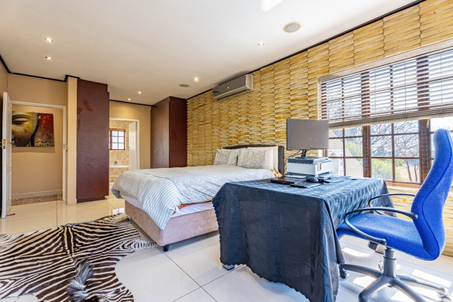4 Bedroom Property for Sale in Lonehill Gauteng
