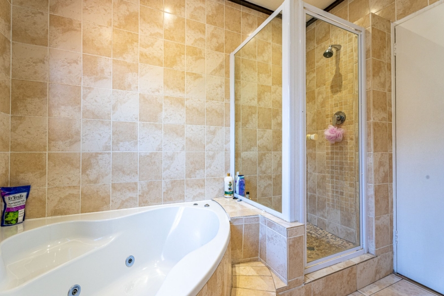 4 Bedroom Property for Sale in Lonehill Gauteng