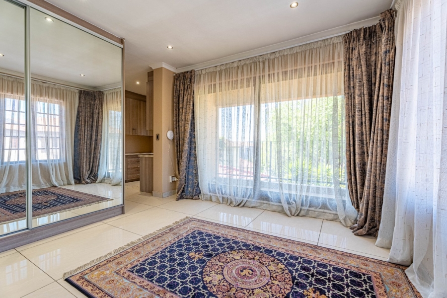 4 Bedroom Property for Sale in Lonehill Gauteng