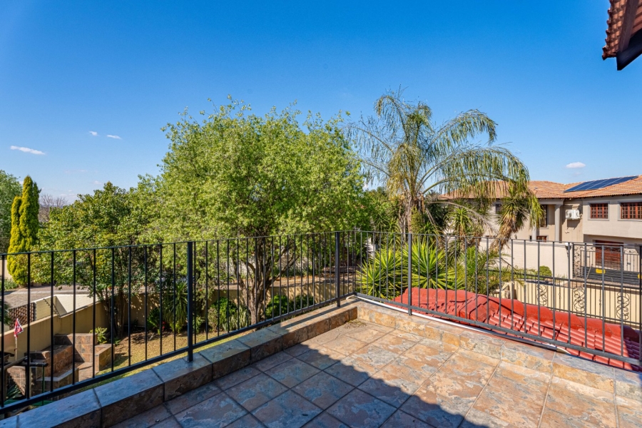 4 Bedroom Property for Sale in Lonehill Gauteng