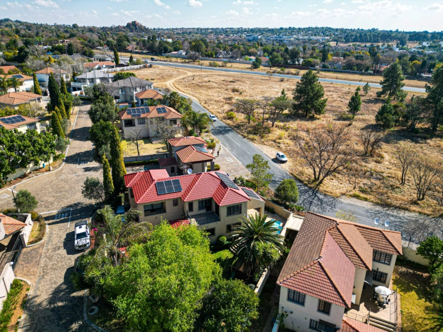 4 Bedroom Property for Sale in Lonehill Gauteng