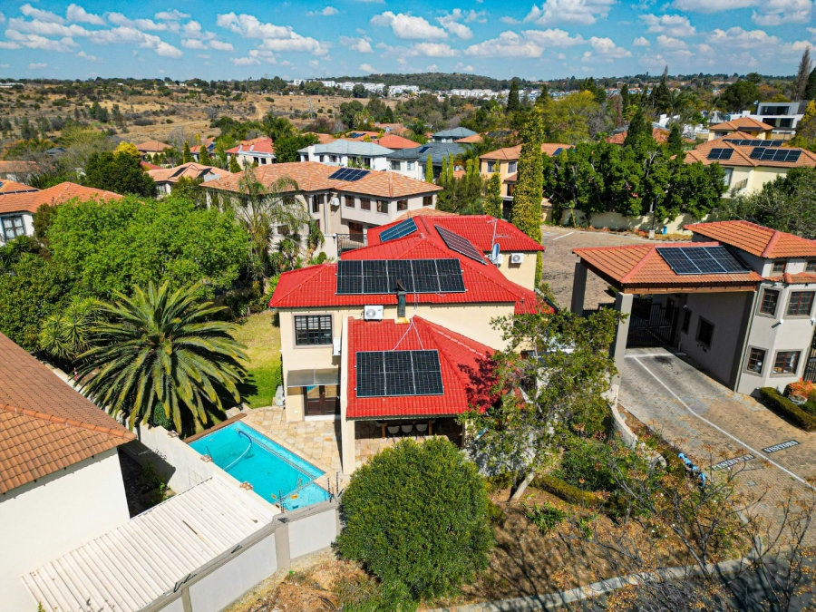 4 Bedroom Property for Sale in Lonehill Gauteng