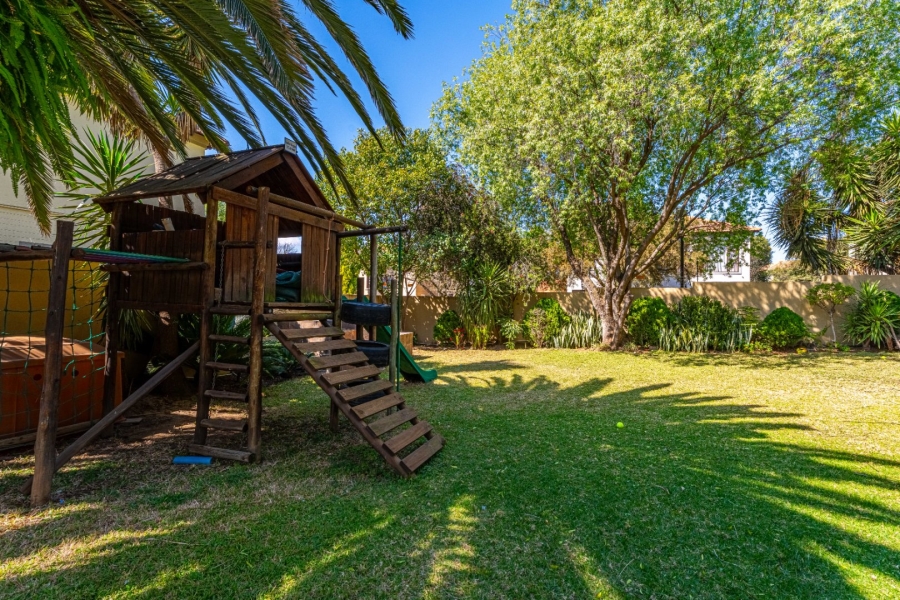 4 Bedroom Property for Sale in Lonehill Gauteng
