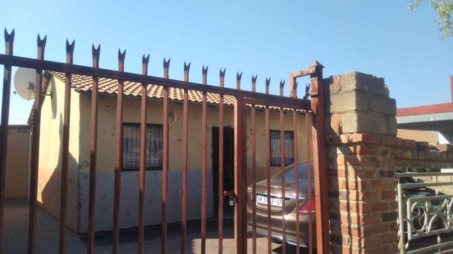 2 Bedroom Property for Sale in Olievenhoutbosch Gauteng
