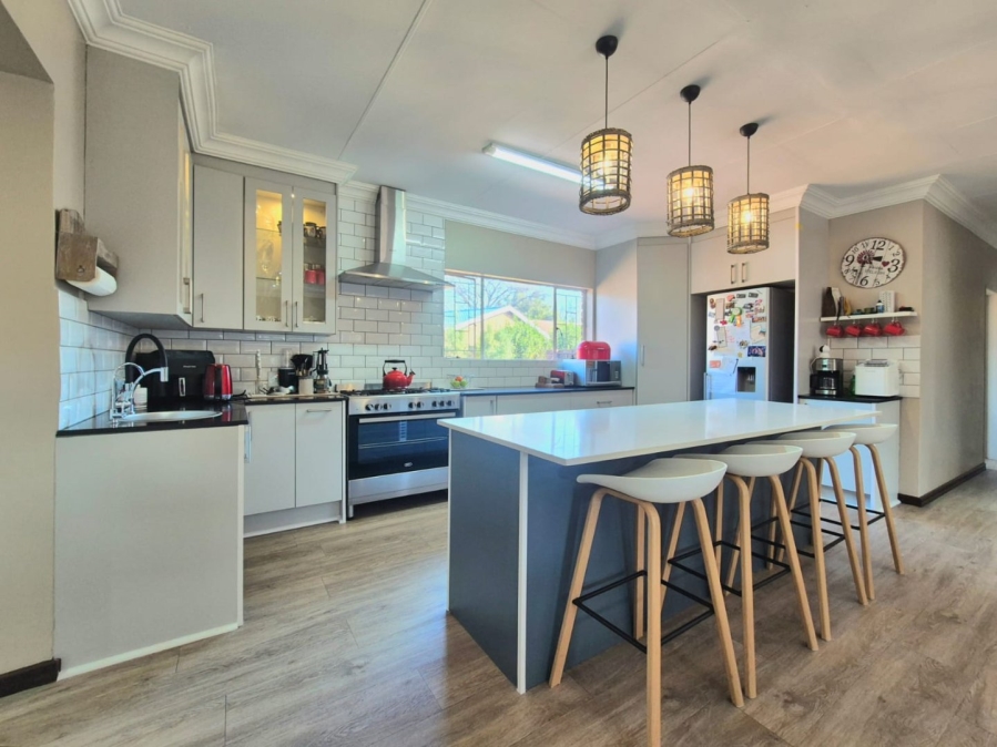 4 Bedroom Property for Sale in Eldoraigne Gauteng