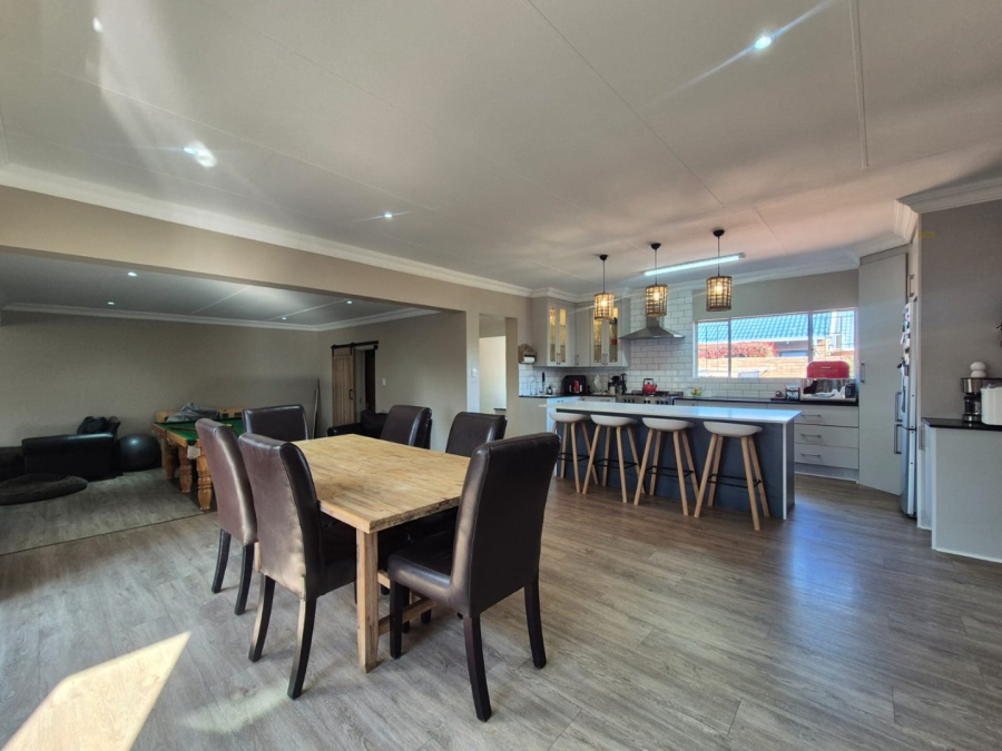 4 Bedroom Property for Sale in Eldoraigne Gauteng