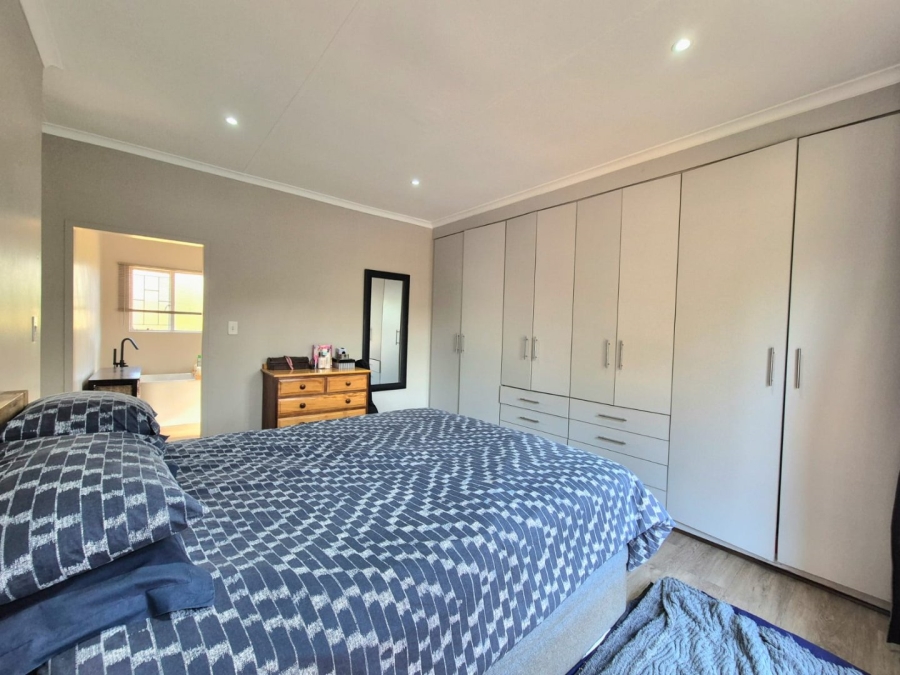 4 Bedroom Property for Sale in Eldoraigne Gauteng