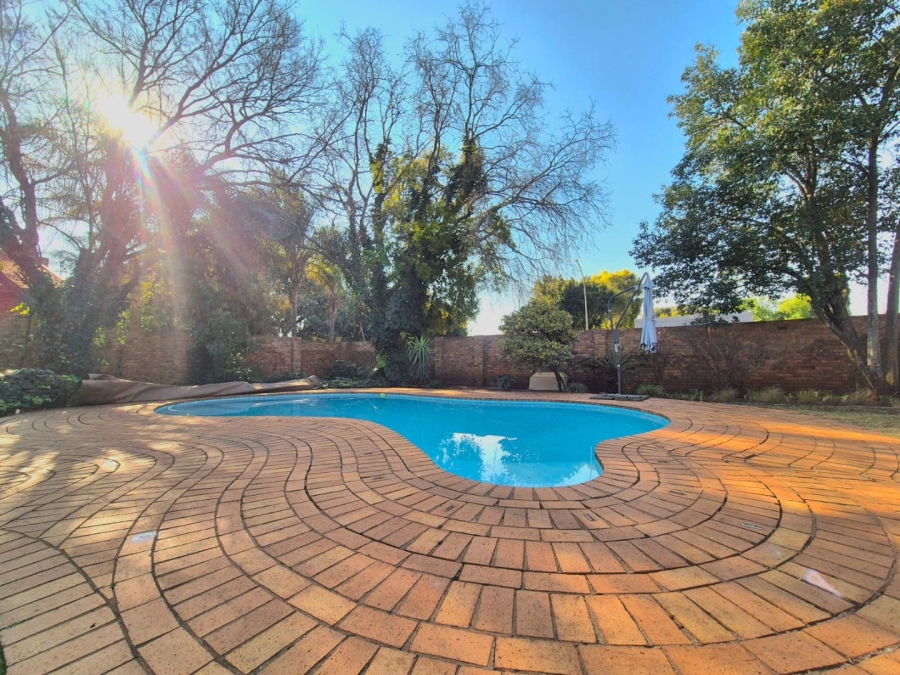 4 Bedroom Property for Sale in Eldoraigne Gauteng