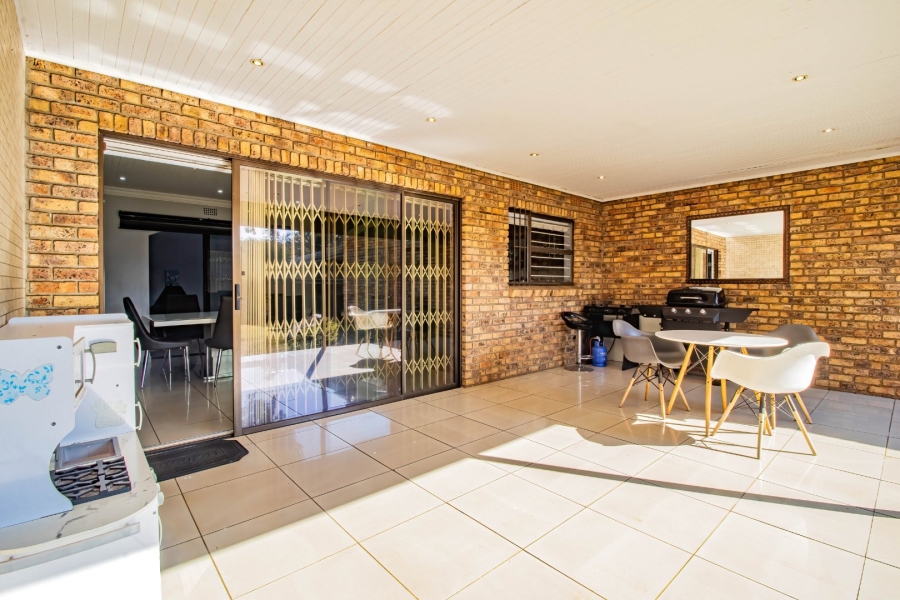4 Bedroom Property for Sale in Bassonia Gauteng
