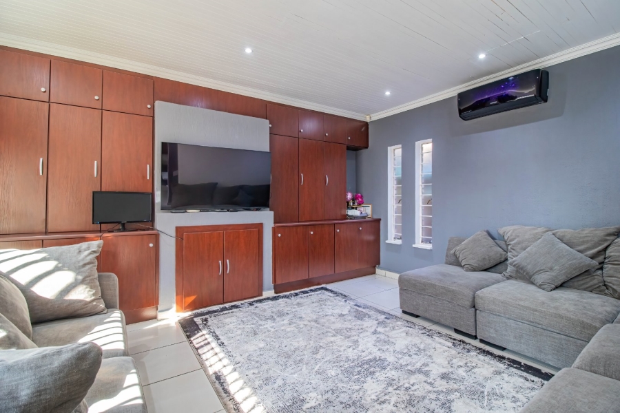 4 Bedroom Property for Sale in Bassonia Gauteng