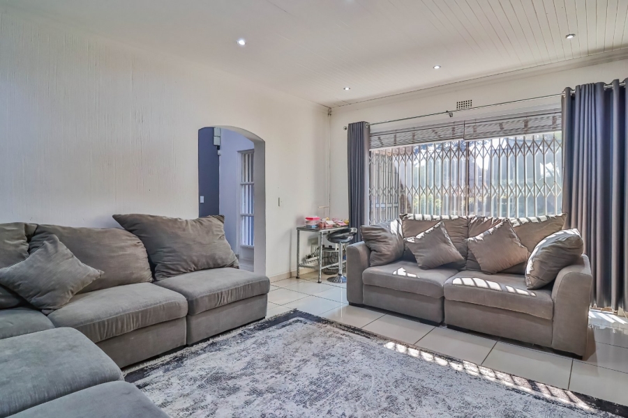 4 Bedroom Property for Sale in Bassonia Gauteng