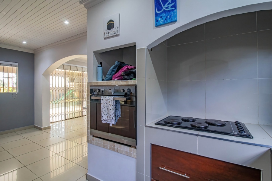 4 Bedroom Property for Sale in Bassonia Gauteng