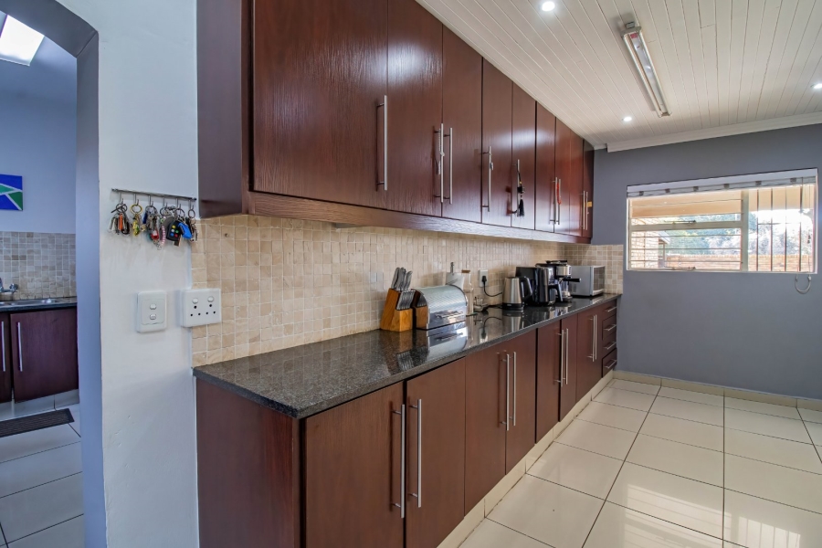 4 Bedroom Property for Sale in Bassonia Gauteng
