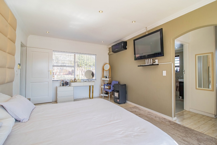 4 Bedroom Property for Sale in Bassonia Gauteng