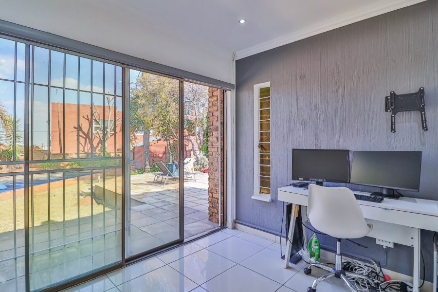 4 Bedroom Property for Sale in Bassonia Gauteng