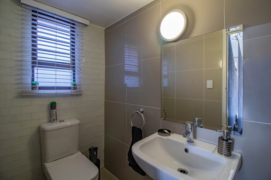 4 Bedroom Property for Sale in Bassonia Gauteng