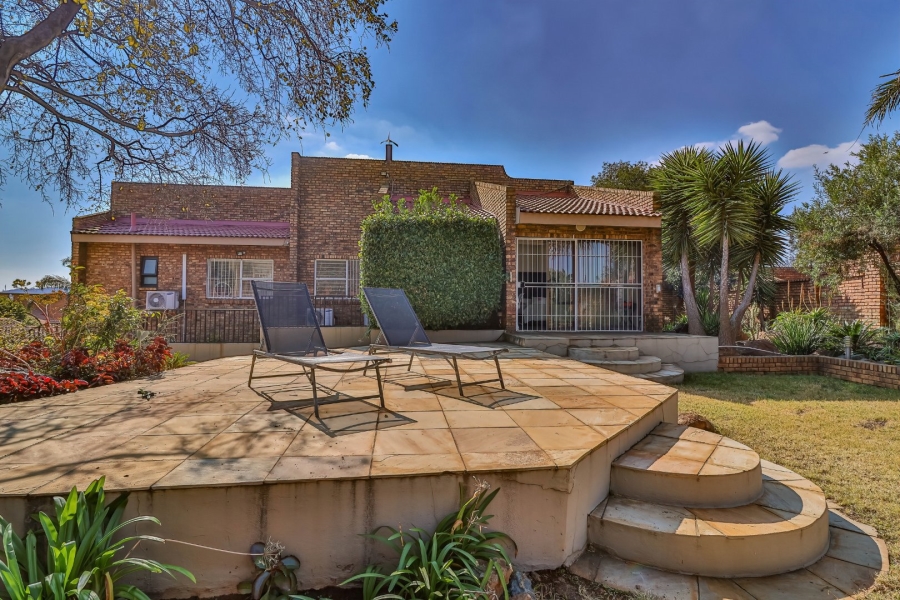 4 Bedroom Property for Sale in Bassonia Gauteng