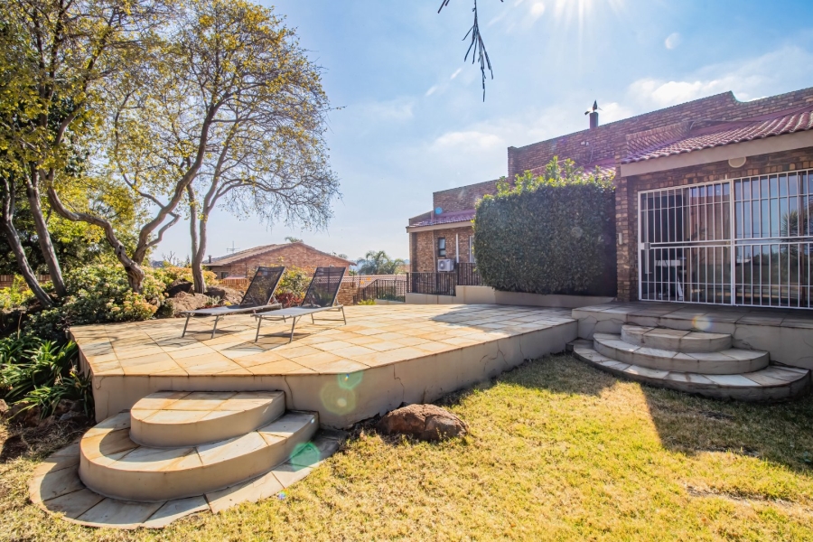 4 Bedroom Property for Sale in Bassonia Gauteng