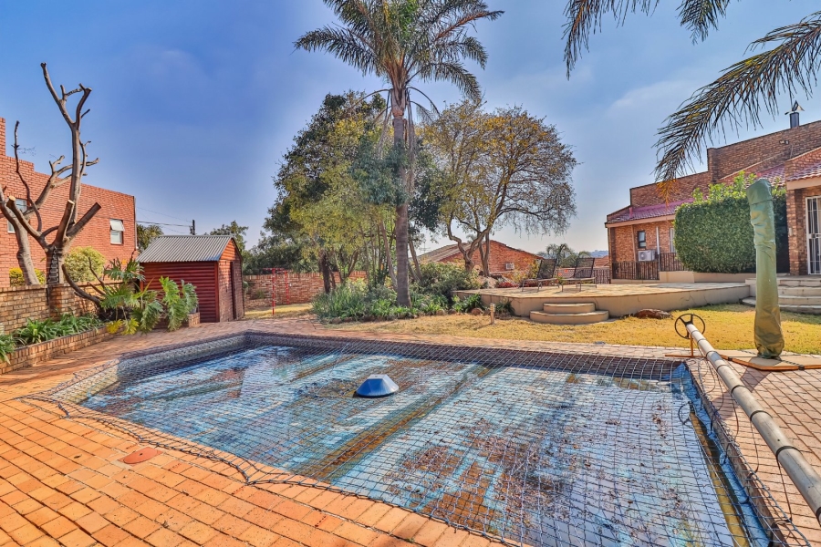4 Bedroom Property for Sale in Bassonia Gauteng