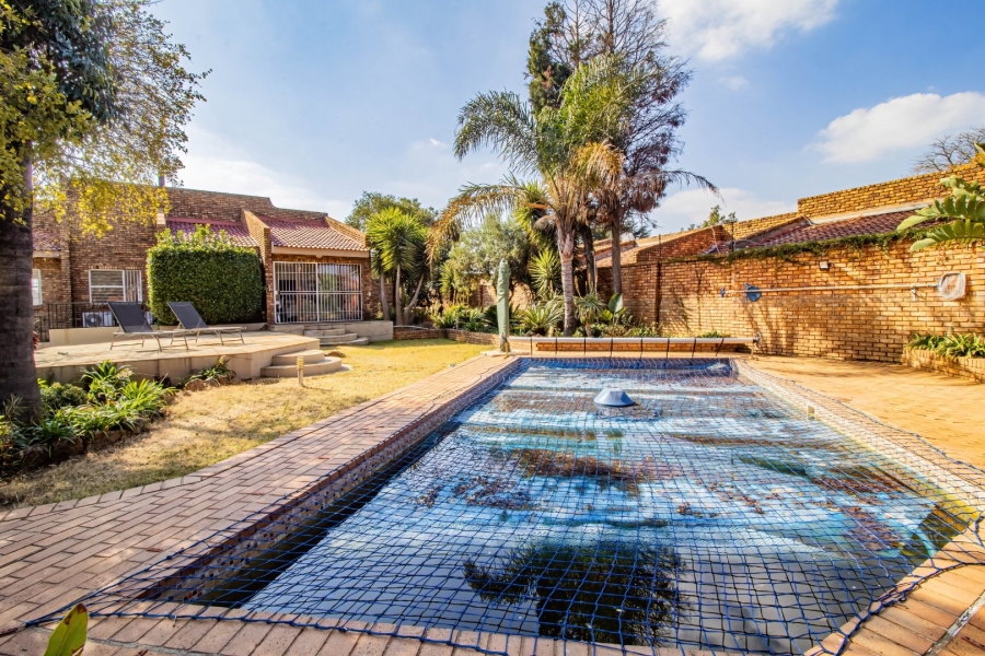 4 Bedroom Property for Sale in Bassonia Gauteng