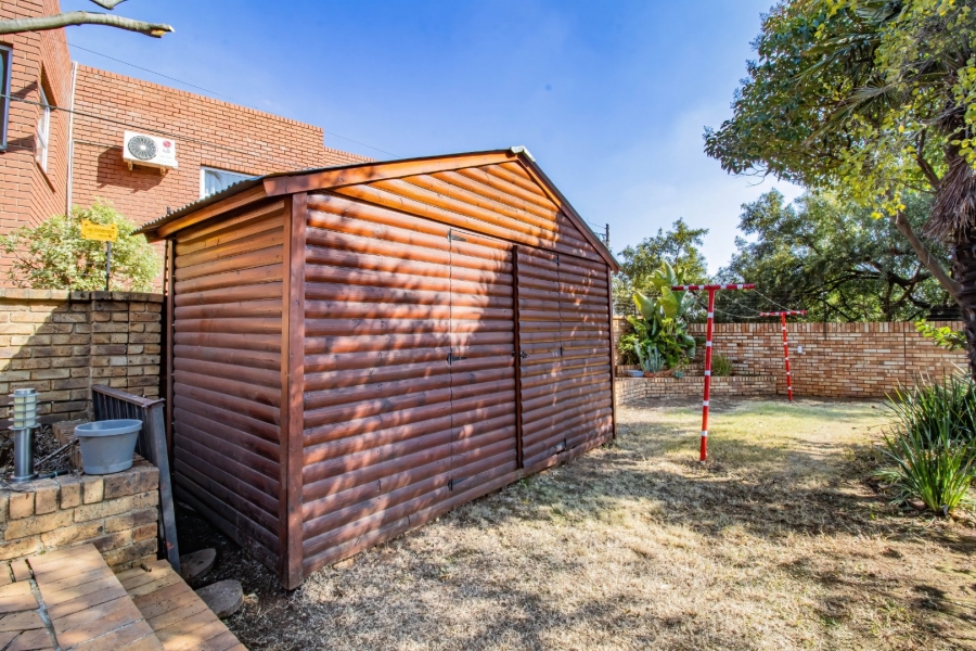 4 Bedroom Property for Sale in Bassonia Gauteng