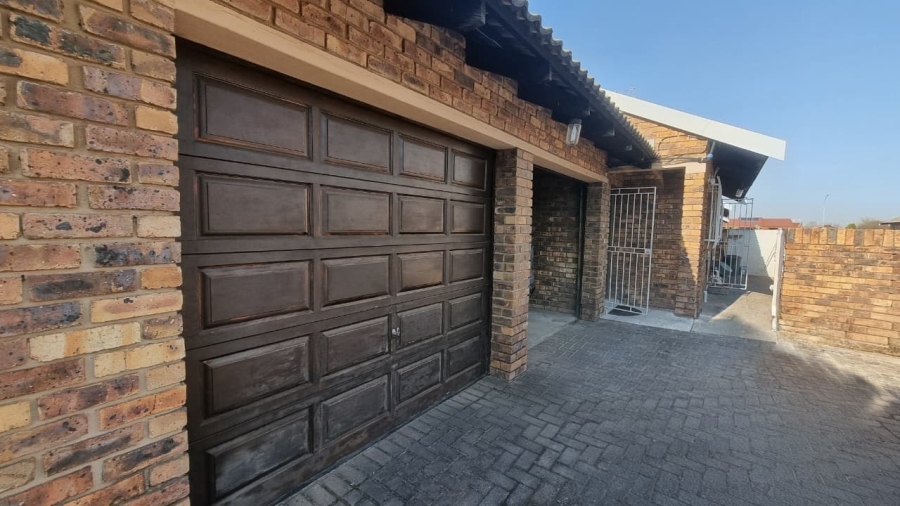 3 Bedroom Property for Sale in Waldrift Gauteng