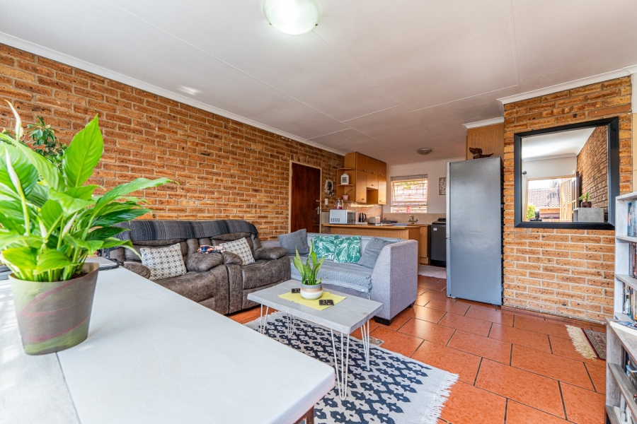 2 Bedroom Property for Sale in Noordkruin Gauteng