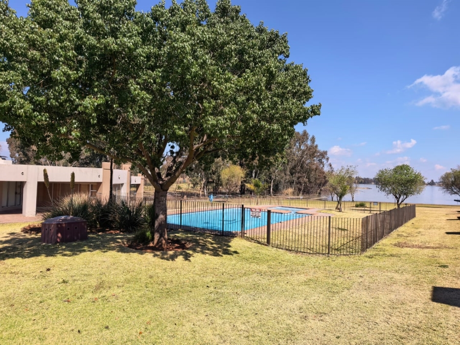 2 Bedroom Property for Sale in Vaal Marina Gauteng