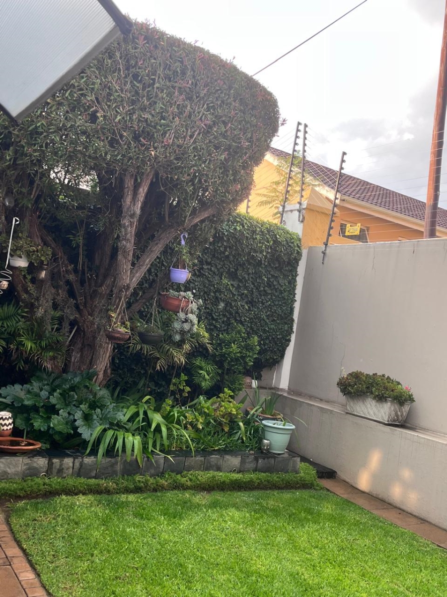 2 Bedroom Property for Sale in Halfway House Gauteng