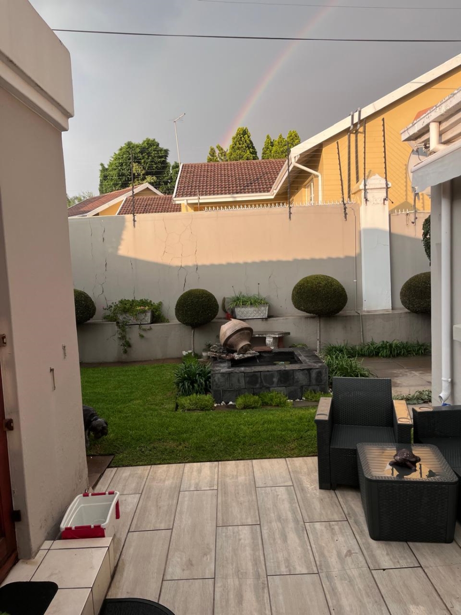 2 Bedroom Property for Sale in Halfway House Gauteng